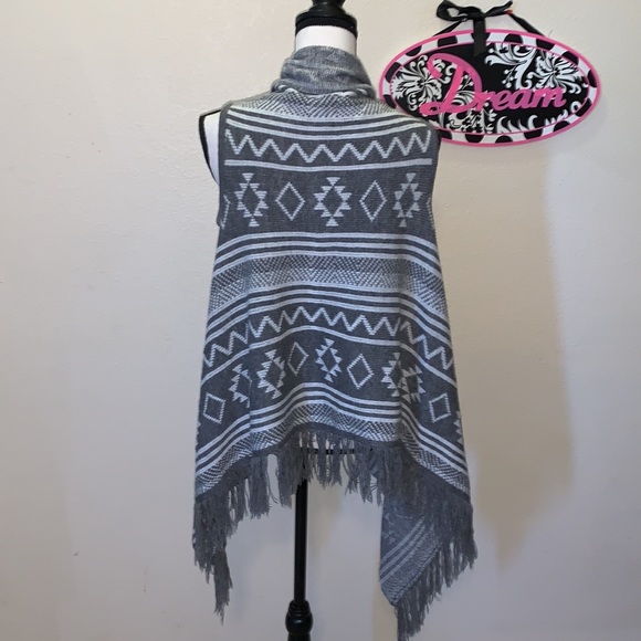 En Crème Aztec chevron asymmetrical sleeveless vest open cardigan sweater - Picture 3 of 5